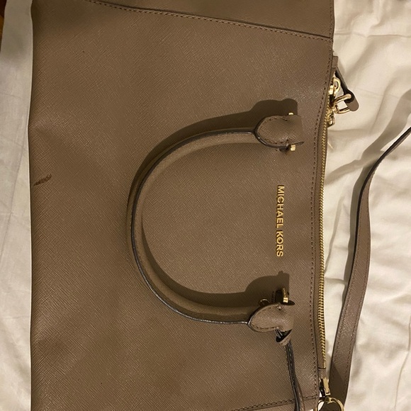 Michael Kors Sutton bag - Picture 3 of 7